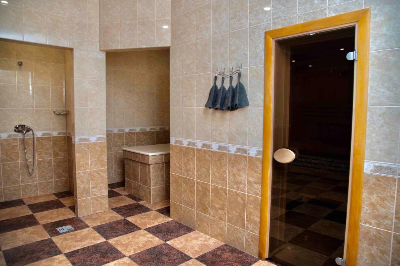 Вілія Hotel Lomacineţi Екстериор снимка