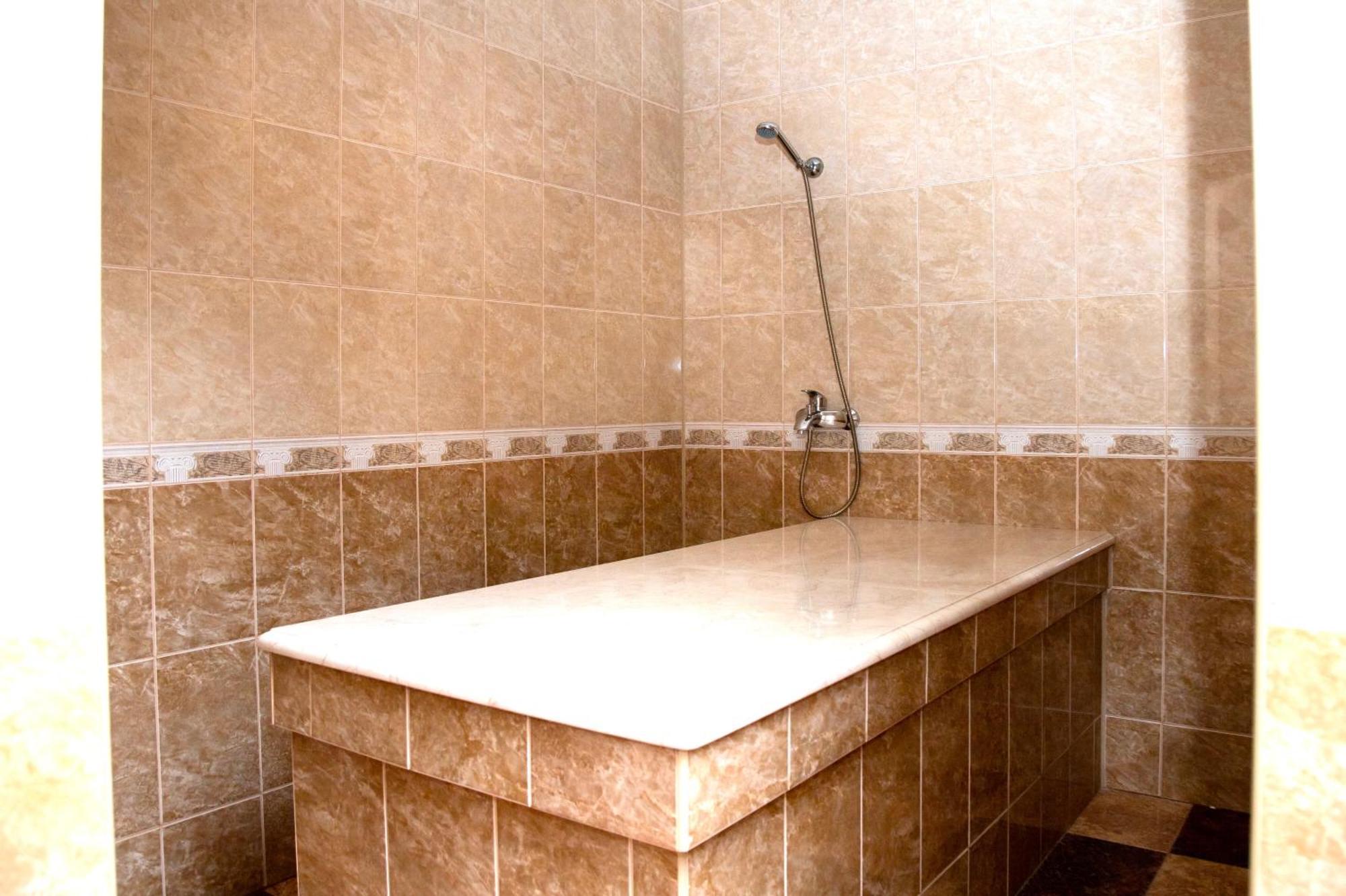 Вілія Hotel Lomacineţi Екстериор снимка
