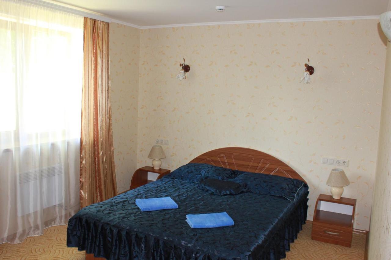 Вілія Hotel Lomacineţi Екстериор снимка